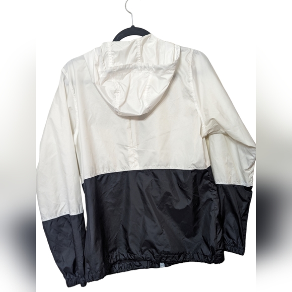 Columbia | Women's Windbreaker | Medium |Black & White | - Picture 4 of 9